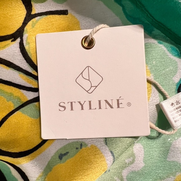 Kimono palm printed kimono has a satin feel Styline New Boutique - Picture 5 of 11